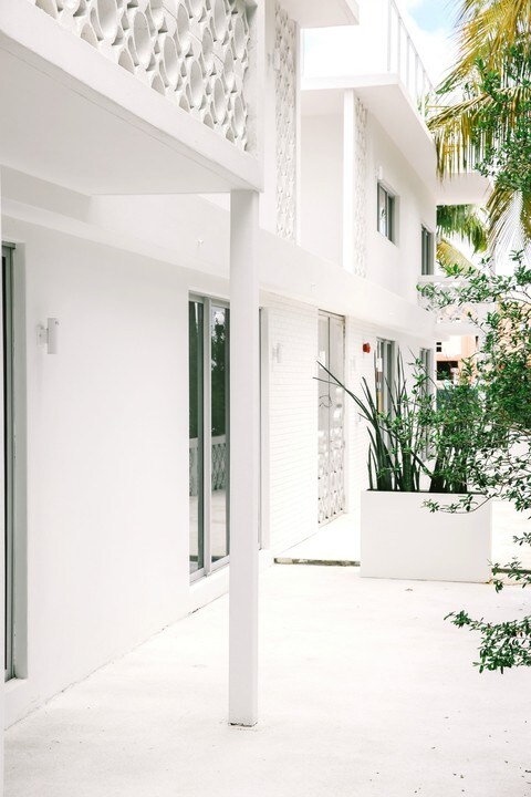 Moravia in Miami Beach, FL - Building Photo