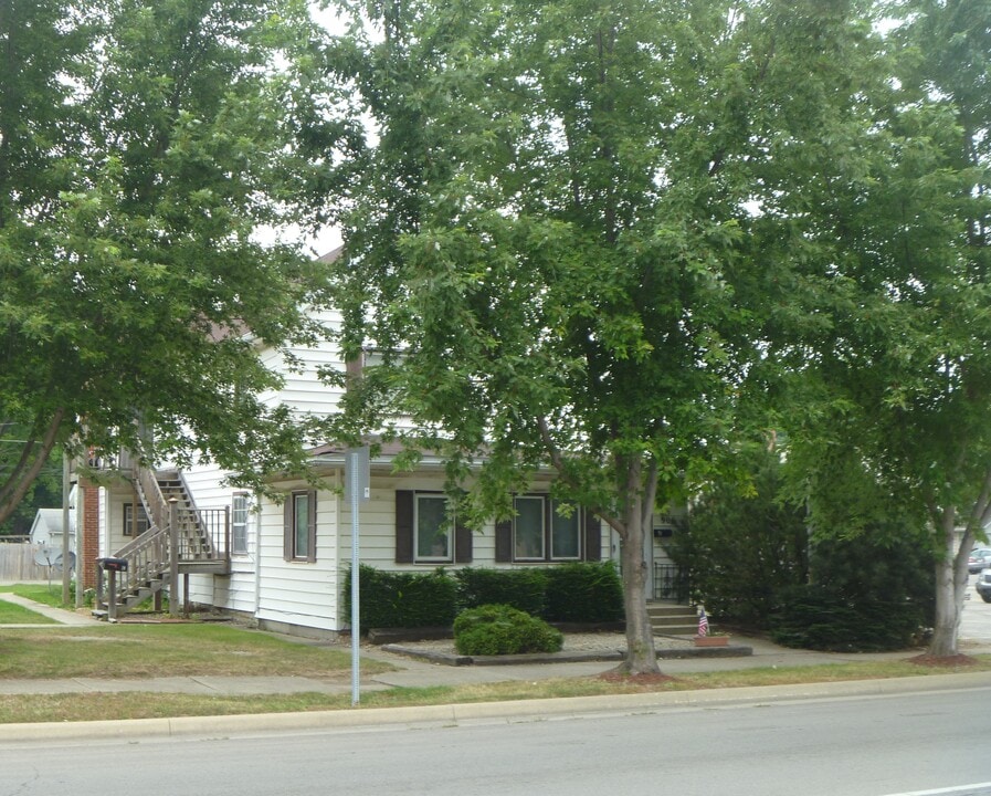 906 W 3rd St in Marion, IN - Building Photo