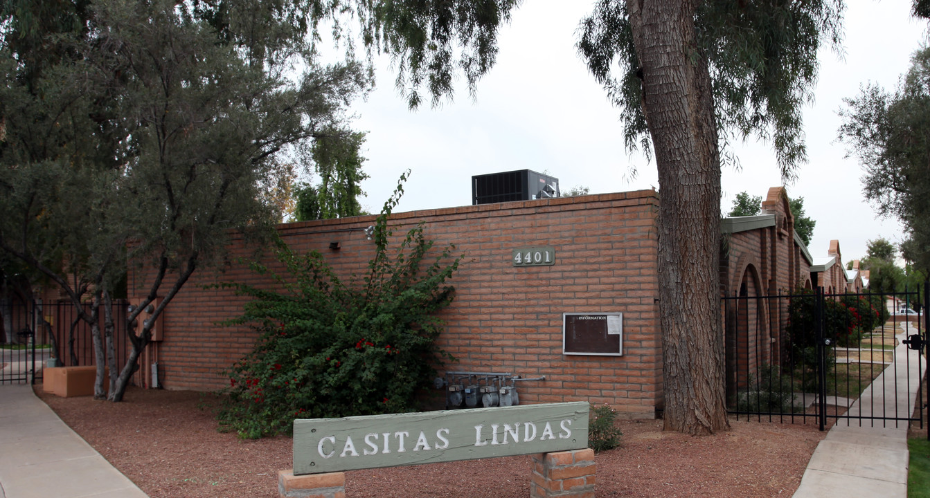 Casitas Lindas Condominiums in Phoenix, AZ - Foto de edificio