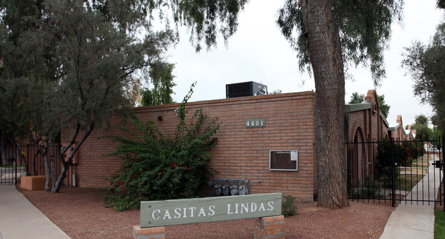 Casitas Lindas Condominiums