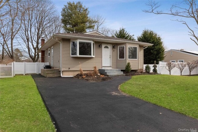 5 Ashland St in Mount Sinai, NY - Building Photo - Building Photo