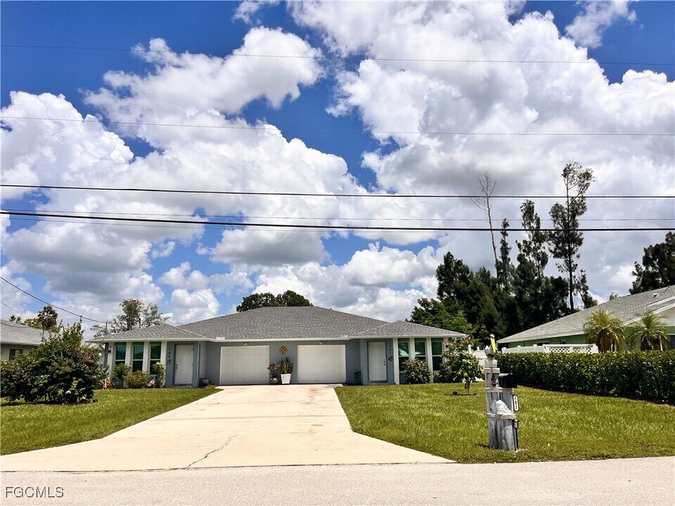 707 SE 5th St in Cape Coral, FL - Building Photo
