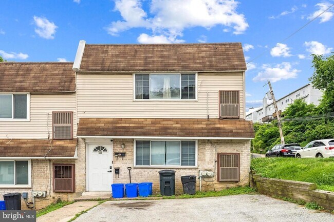 property at 4616 Silverwood St