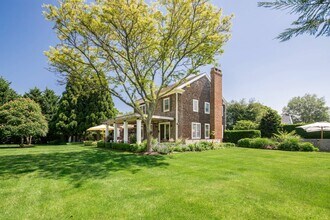 760 N Sea Mecox Rd in Southampton, NY - Building Photo - Building Photo