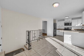 8147 Boysenberry Dr in Sandy, UT - Building Photo - Building Photo