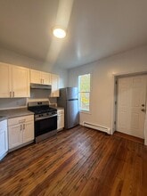 22 Benkard Ave in Newburgh, NY - Building Photo - Building Photo