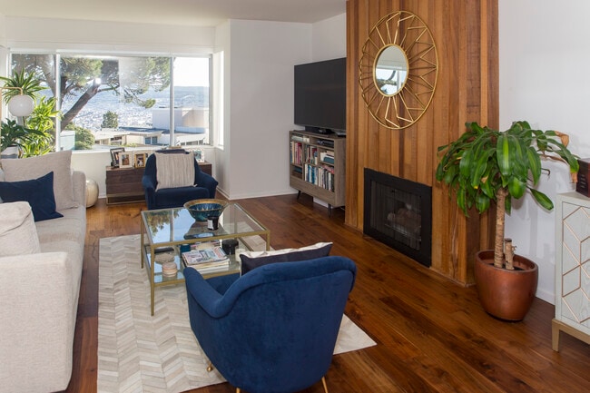 85 Ora Way, Unit E106 in San Francisco, CA - Building Photo - Building Photo