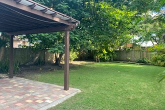 460 NE 76th St in Miami, FL - Building Photo - Building Photo