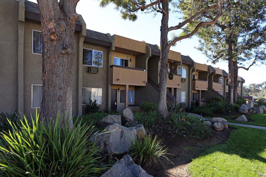 Scripps Poway Villas in Poway, CA - Building Photo