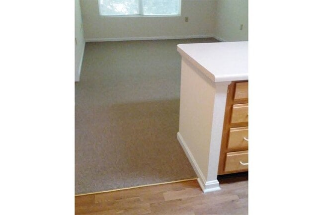 CREEKSIDE SENIOR APARTMENTS in Nicholasville, KY - Foto de edificio - Building Photo