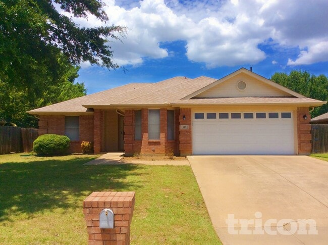 property at 525 Arbor Ln