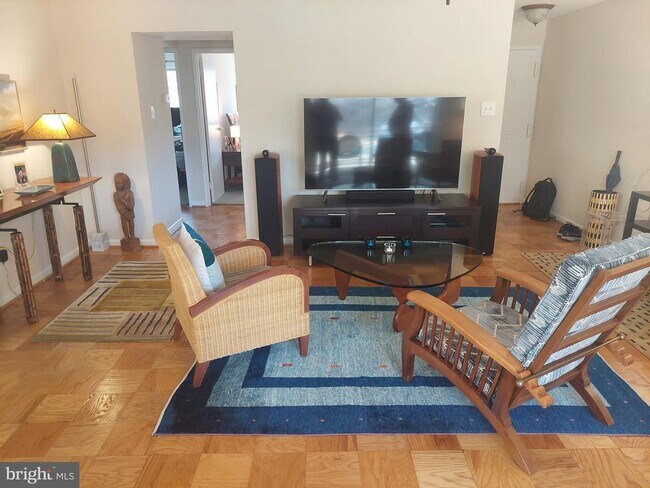 10208 ROCKVILLE in North Bethesda, MD - Building Photo - Building Photo