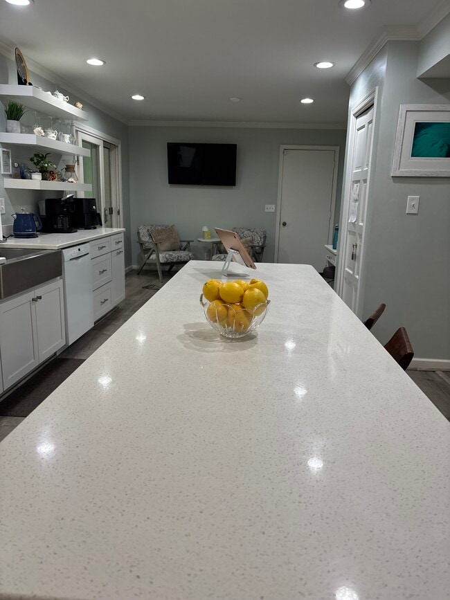 property at 4 Canterbury Ln