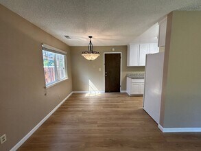 310 Hedstrom Rd in Turlock, CA - Building Photo - Building Photo