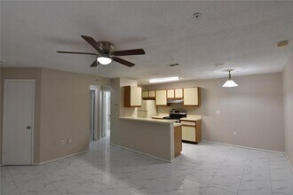 956 Salt Pond Pl in Altamonte Springs, FL - Foto de edificio - Building Photo