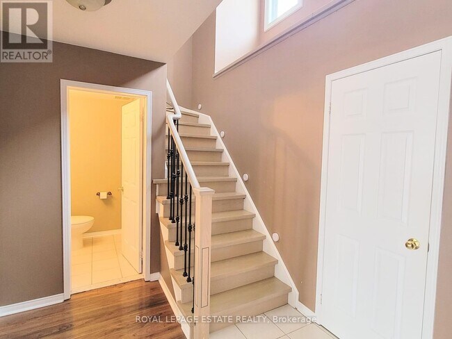 929 Glenbourne Ct in Oshawa, ON - Building Photo - Building Photo