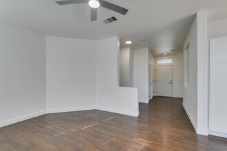 10505 Jeremy Ridge Ave in Las Vegas, NV - Building Photo - Building Photo