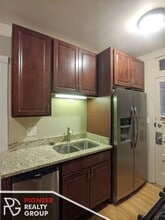 4901 N Hoyne Ave, Unit 2100-E1 in Chicago, IL - Foto de edificio - Building Photo