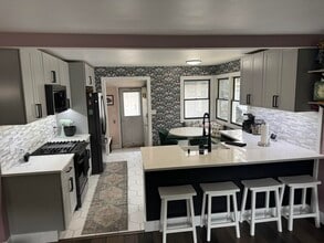 4003 Owl Dr in Rolling Meadows, IL - Building Photo - Building Photo