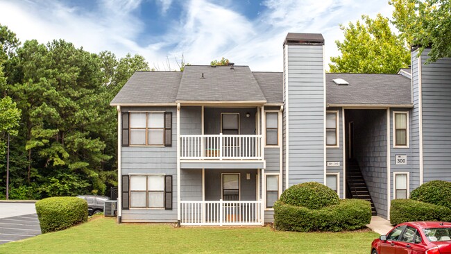 50 Stoneview in Lilburn, GA - Foto de edificio - Building Photo