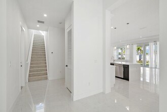 9516 St Germain Dr in Palm Beach Gardens, FL - Building Photo - Building Photo