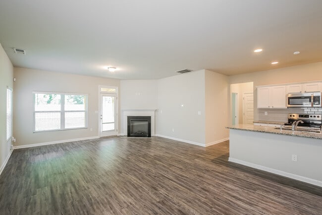 289 Claudia Dr in Grovetown, GA - Foto de edificio - Building Photo