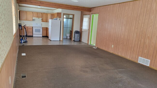 3688 S Buckeroo Cir, Unit apartment in Magna, UT - Foto de edificio - Building Photo