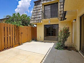 5580 Malt Dr in Ft. Myers, FL - Building Photo - Building Photo