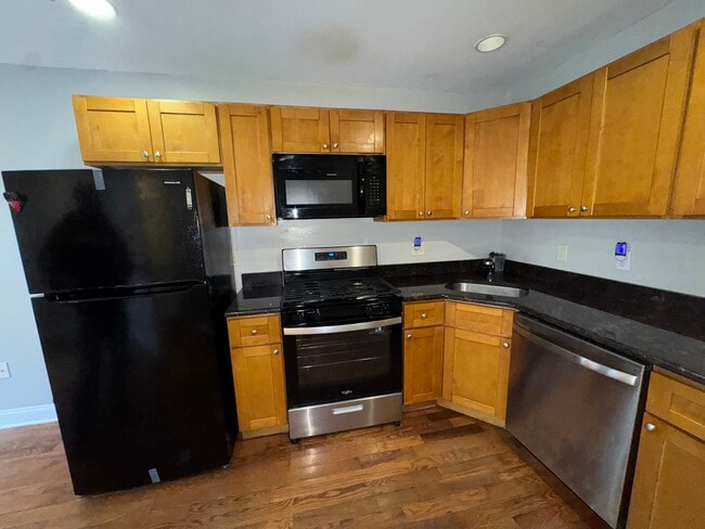 2212 N 16th St, Unit Fl 1 in Philadelphia, PA - Foto de edificio - Building Photo