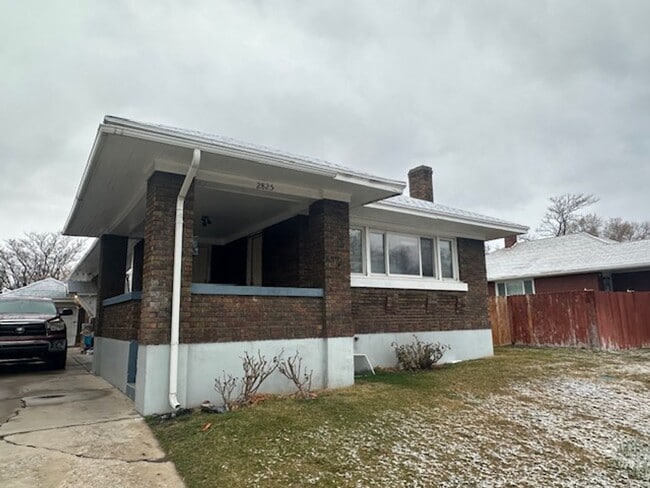 property at 2825 S Madison Ave