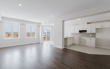 525 Oldenburg Ave in Ottawa, ON - Building Photo - Building Photo