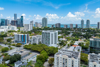 The Roads at 21st in Miami, FL - Foto de edificio - Building Photo