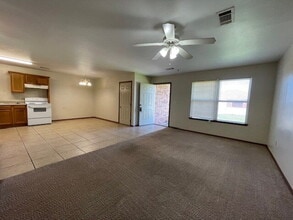 426 E Asher Ct in Rogers, AR - Building Photo - Building Photo