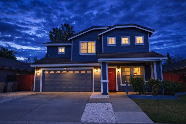 property at 875 Farnham Ave