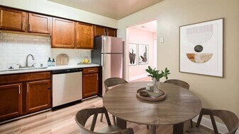 Poplar Glen in Columbia, MD - Building Photo