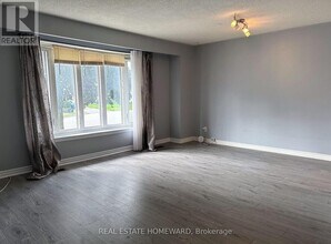 511 Harris Ct in Whitby, ON - Building Photo - Building Photo