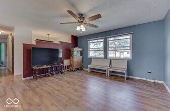 3935 Mistletoe Dr in Indianapolis, IN - Building Photo - Building Photo