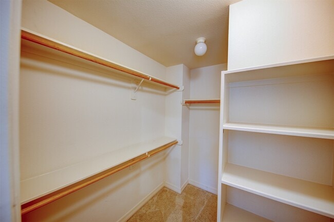 property at 3430 Queensburg Ln