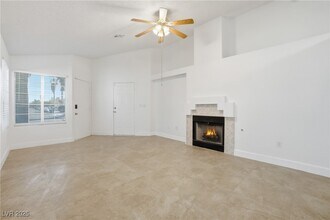 6928 W Atrium Ave in Las Vegas, NV - Building Photo - Building Photo