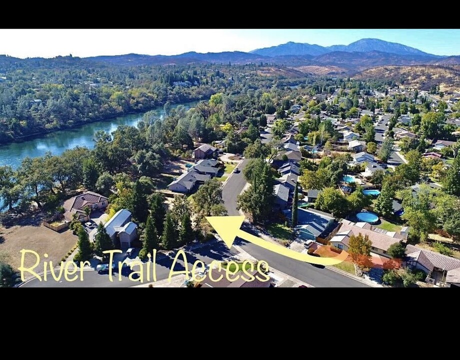 2600 Lake Redding Dr in Redding, CA - Building Photo