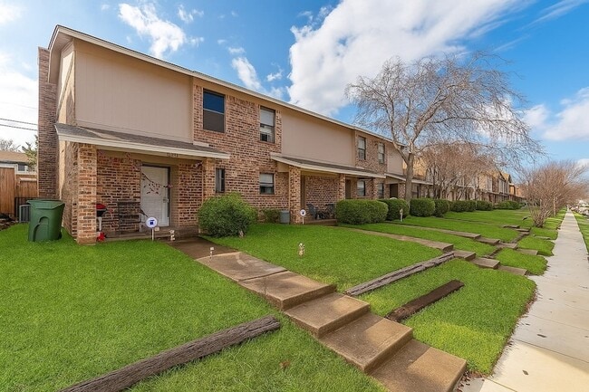 1024 Southmoor Dr