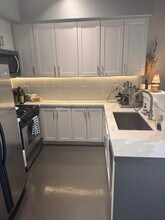 1760 N Northlake Way in Seattle, WA - Building Photo - Building Photo