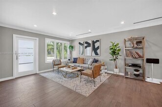 1009 Tangelo Is in Fort Lauderdale, FL - Building Photo - Building Photo