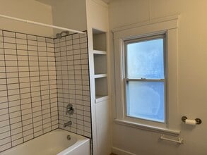 12509 Maple Ave in Cleveland, OH - Building Photo - Building Photo