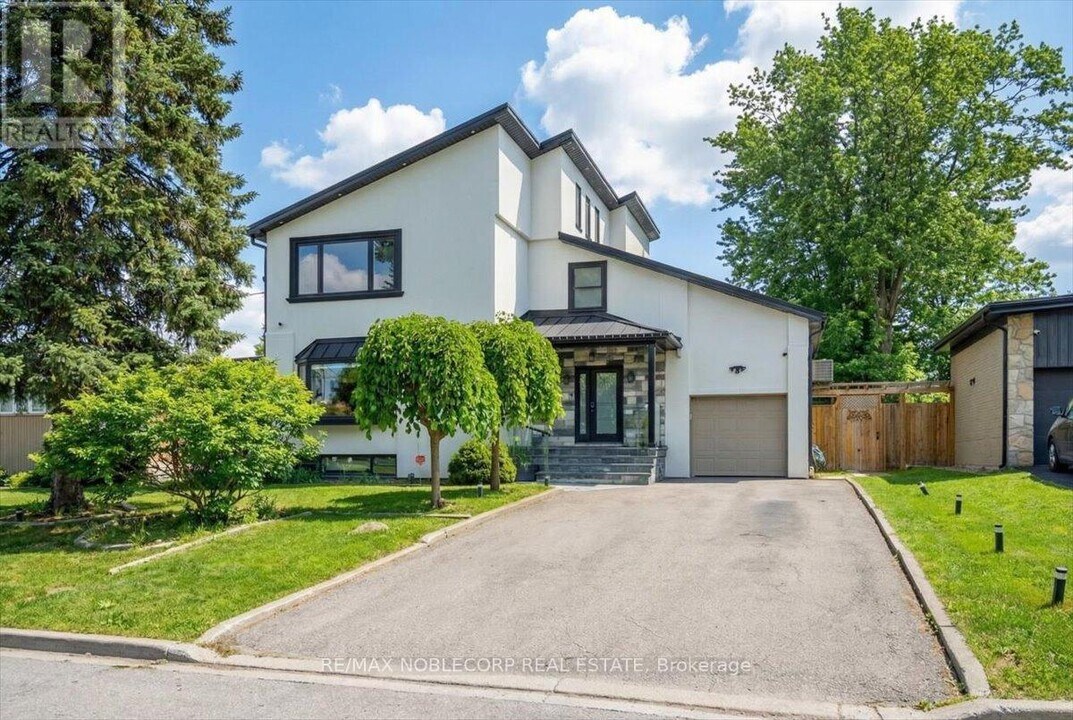 18 Florida Crescent in Toronto, ON - Building Photo