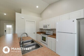 2428 NE 1st Ave in Cape Coral, FL - Foto de edificio - Building Photo