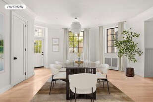 6 E 65th St in New York, NY - Building Photo