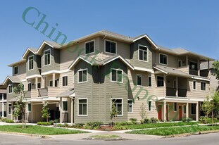 585 E 14th Ave in Eugene, OR - Building Photo