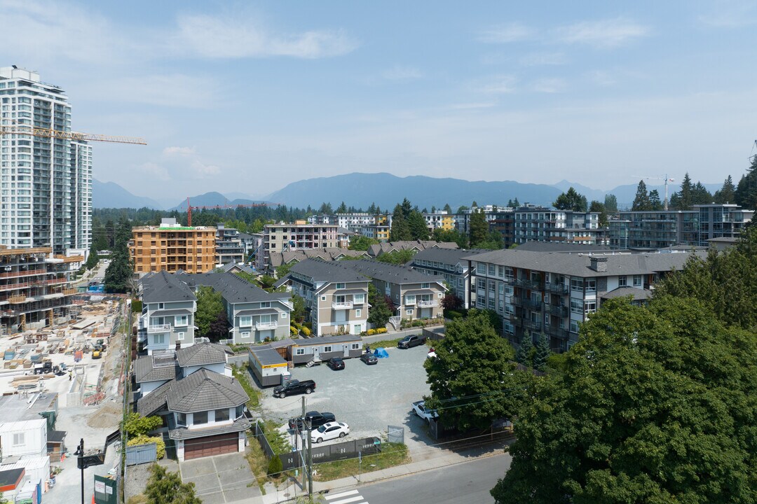 611-613 Smith Ave in Coquitlam, BC - Building Photo