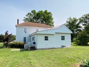 102 Northview Dr in Lawrenceville, VA - Building Photo - Building Photo